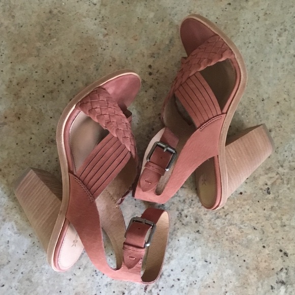 striker slippers new model